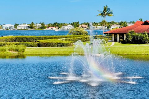 Condo in Hypoluxo, Florida, 3 bedrooms  № 2169878 - photo 1