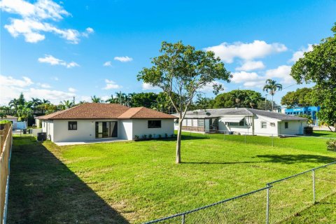 Купить виллу или дом в Дания-Бич, Флорида 3 спальни, 140.28м2, № 1949066 - фото 20