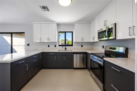 Купить виллу или дом в Дания-Бич, Флорида 3 спальни, 140.28м2, № 1949066 - фото 5