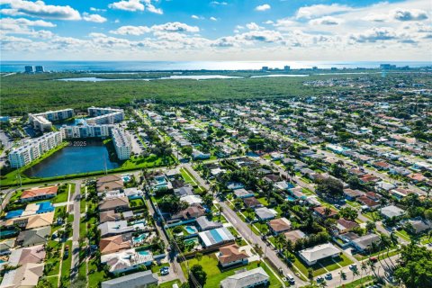 Купить виллу или дом в Дания-Бич, Флорида 3 спальни, 140.28м2, № 1949066 - фото 25