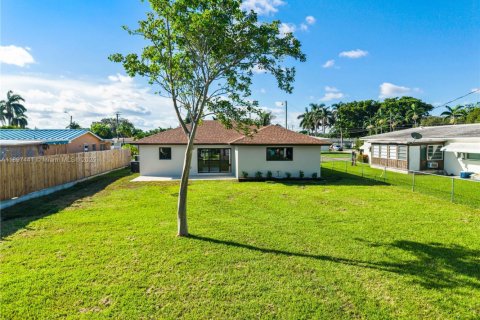 Купить виллу или дом в Дания-Бич, Флорида 3 спальни, 140.28м2, № 1949066 - фото 21