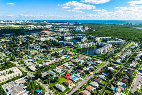 Купить виллу или дом в Дания-Бич, Флорида 3 спальни, 140.28м2, № 1949066 - фото 22