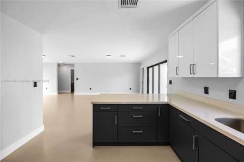 Купить виллу или дом в Дания-Бич, Флорида 3 спальни, 140.28м2, № 1949066 - фото 6