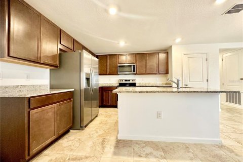 House in Haines City, Florida 3 bedrooms, 122.63 sq.m. № 2395690 - photo 3