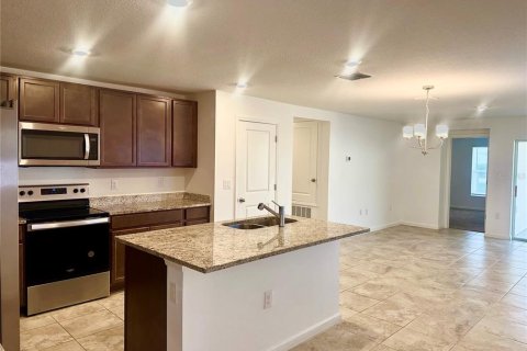 House in Haines City, Florida 3 bedrooms, 122.63 sq.m. № 2395690 - photo 4