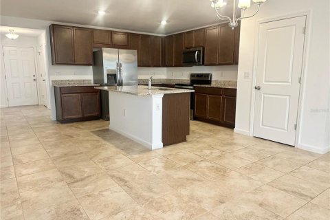 House in Haines City, Florida 3 bedrooms, 122.63 sq.m. № 2395690 - photo 2