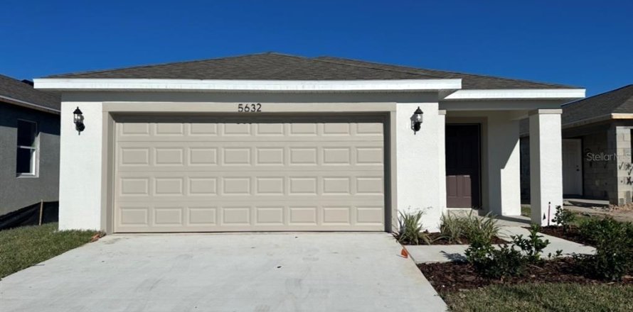 House in Haines City, Florida 3 bedrooms, 122.63 sq.m. № 2395690