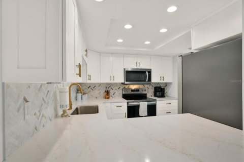 Copropriété à vendre à Saint Petersburg, Floride: 2 chambres, 122.17 m2 № 2231074 - photo 8