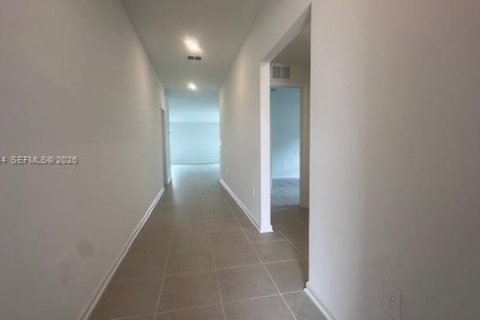 Casa en alquiler en Lake Wales, Florida, 4 dormitorios № 2056669 - foto 4