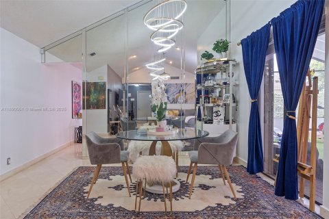 House in Weston, Florida 3 bedrooms, 147.9 sq.m. № 1943366 - photo 19