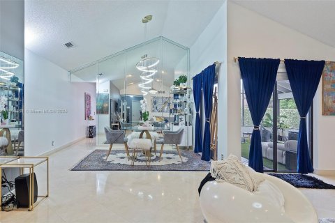 House in Weston, Florida 3 bedrooms, 147.9 sq.m. № 1943366 - photo 18