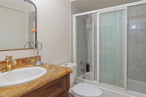 House in Weston, Florida 3 bedrooms, 147.9 sq.m. № 1943366 - photo 29