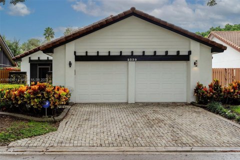 House in Weston, Florida 3 bedrooms, 147.9 sq.m. № 1943366 - photo 12