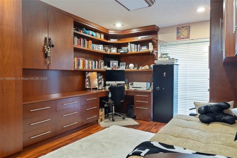 House in Weston, Florida 3 bedrooms, 147.9 sq.m. № 1943366 - photo 26