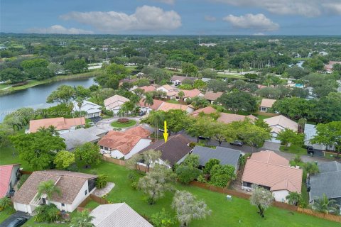 House in Weston, Florida 3 bedrooms, 147.9 sq.m. № 1943366 - photo 7