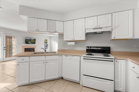 Condo in Orlando, Florida, 2 bedrooms  № 1831698 - photo 10