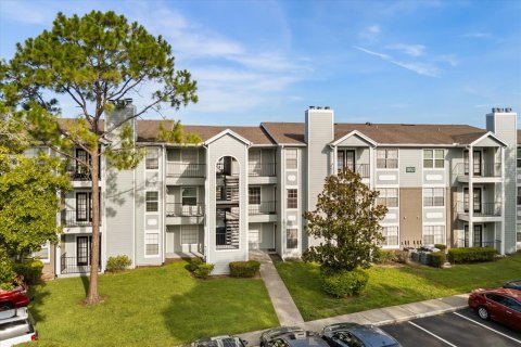 Condo in Orlando, Florida, 2 bedrooms  № 1831698 - photo 1