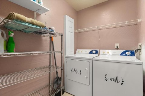 Condo in Orlando, Florida, 2 bedrooms  № 1831698 - photo 12