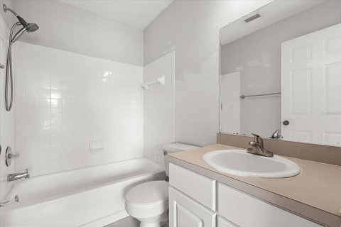 Condo in Orlando, Florida, 2 bedrooms  № 1831698 - photo 15