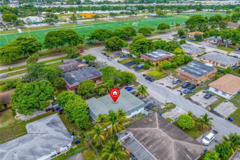 Commercial property in Fort Lauderdale, Florida 203.18 sq.m. № 1979471 - photo 17