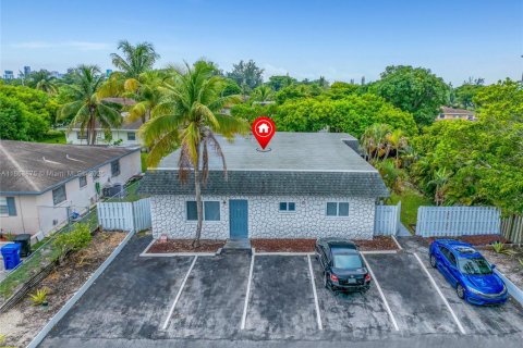 Commercial property in Fort Lauderdale, Florida 203.18 sq.m. № 1979471 - photo 11