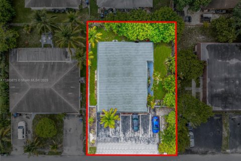 Commercial property in Fort Lauderdale, Florida 203.18 sq.m. № 1979471 - photo 19