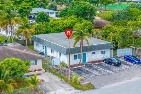 Commercial property in Fort Lauderdale, Florida 203.18 sq.m. № 1979471 - photo 5