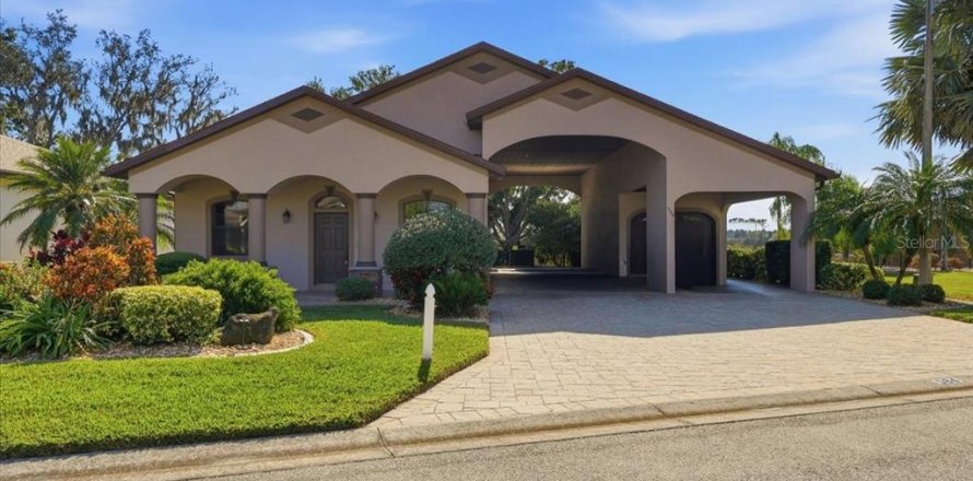 Villa ou maison à Polk City, Floride 2 chambres, 180.69 m2 № 2284628