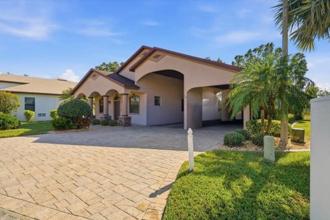 Villa ou maison à vendre à Polk City, Floride: 2 chambres, 180.69 m2 № 2284628 - photo 3