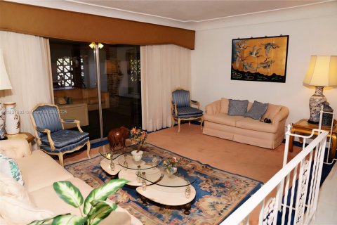 House in Oakland Park, Florida 3 bedrooms, 288.74 sq.m. № 1981220 - photo 6