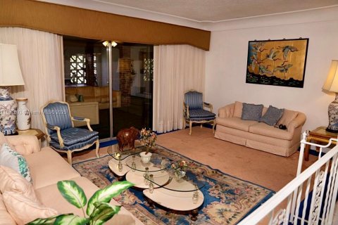 House in Oakland Park, Florida 3 bedrooms, 288.74 sq.m. № 1981220 - photo 7