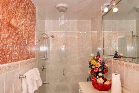 House in Oakland Park, Florida 3 bedrooms, 288.74 sq.m. № 1981220 - photo 22