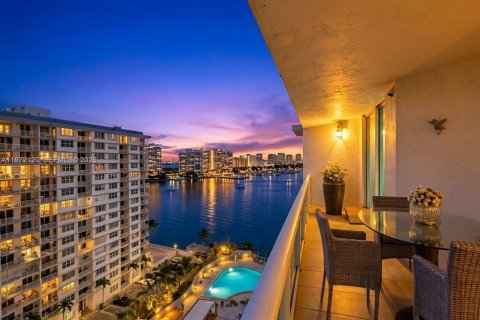 Copropriété à vendre à North Bay Village, Floride: 2 chambres, 113.43 m2 № 2035942 - photo 5