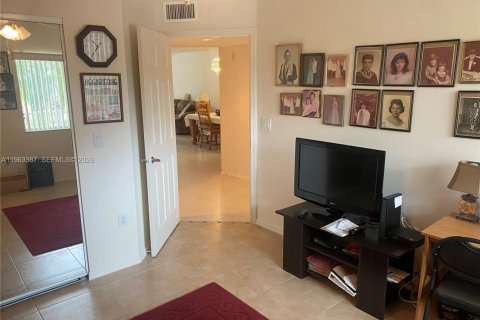 Copropriété à vendre à Fort Lauderdale, Floride: 2 chambres, 112.88 m2 № 2025290 - photo 14