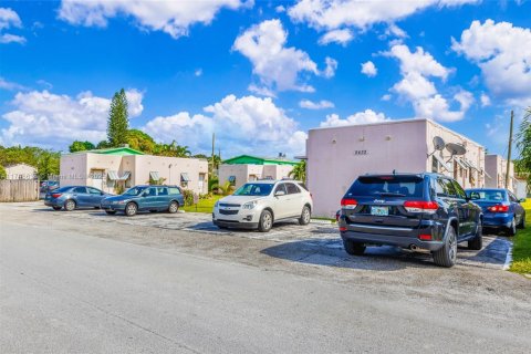 Propiedad comercial en venta en Hollywood, Florida, 805.74 m2 № 1862890 - foto 20
