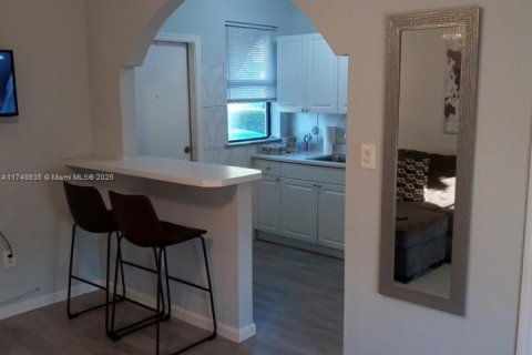 Propiedad comercial en venta en Hollywood, Florida, 805.74 m2 № 1862890 - foto 7