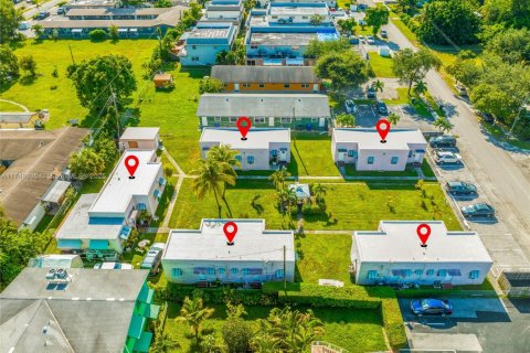 Propiedad comercial en venta en Hollywood, Florida, 805.74 m2 № 1862890 - foto 19