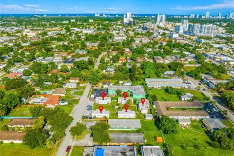 Propiedad comercial en venta en Hollywood, Florida, 805.74 m2 № 1862890 - foto 14