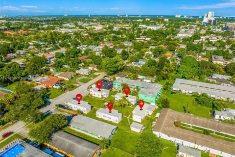 Propiedad comercial en venta en Hollywood, Florida, 805.74 m2 № 1862890 - foto 16