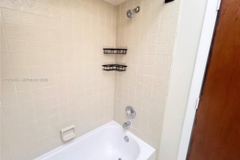 Copropriété à vendre à Coral Springs, Floride: 2 chambres, 78.04 m2 № 1997014 - photo 13