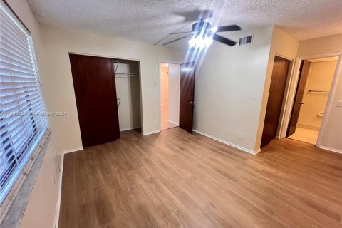 Copropriété à vendre à Coral Springs, Floride: 2 chambres, 78.04 m2 № 1997014 - photo 9