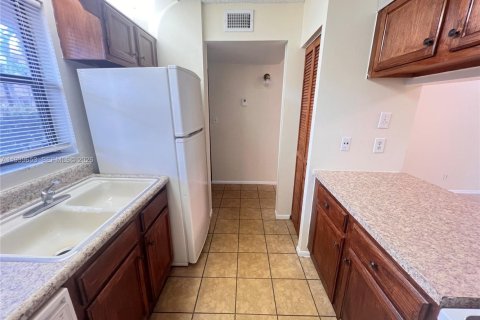 Copropriété à vendre à Coral Springs, Floride: 2 chambres, 78.04 m2 № 1997014 - photo 4