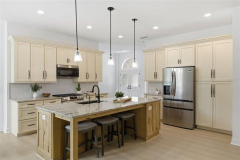 House in Palm Harbor, Florida 3 bedrooms, 236.06 sq.m. № 2107388 - photo 11