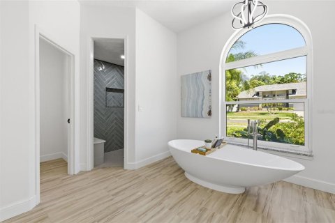 House in Palm Harbor, Florida 3 bedrooms, 236.06 sq.m. № 2107388 - photo 22