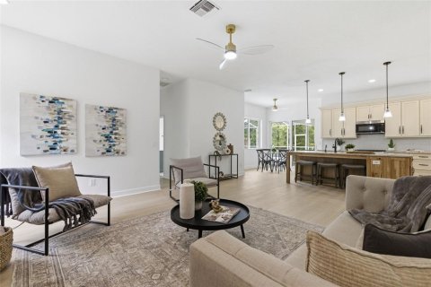 House in Palm Harbor, Florida 3 bedrooms, 236.06 sq.m. № 2107388 - photo 17