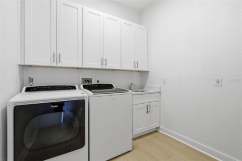 House in Palm Harbor, Florida 3 bedrooms, 236.06 sq.m. № 2107388 - photo 30
