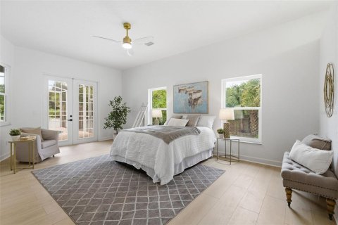 House in Palm Harbor, Florida 3 bedrooms, 236.06 sq.m. № 2107388 - photo 18