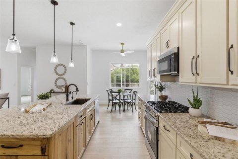 House in Palm Harbor, Florida 3 bedrooms, 236.06 sq.m. № 2107388 - photo 8