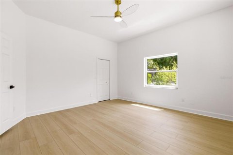 House in Palm Harbor, Florida 3 bedrooms, 236.06 sq.m. № 2107388 - photo 28