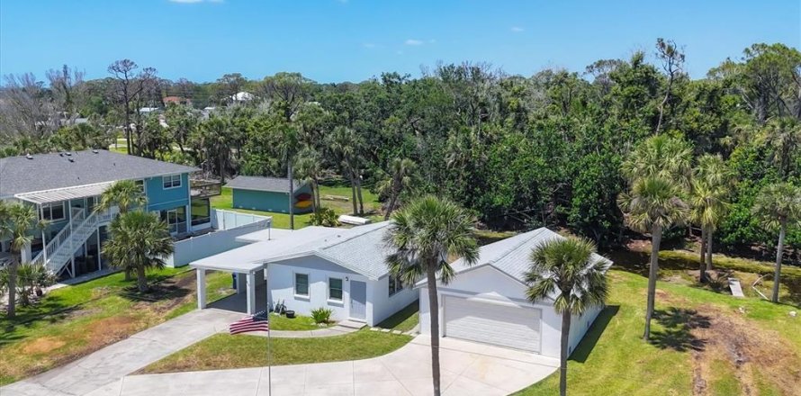 House in Englewood, Florida 2 bedrooms, 69.4 sq.m. № 1673616